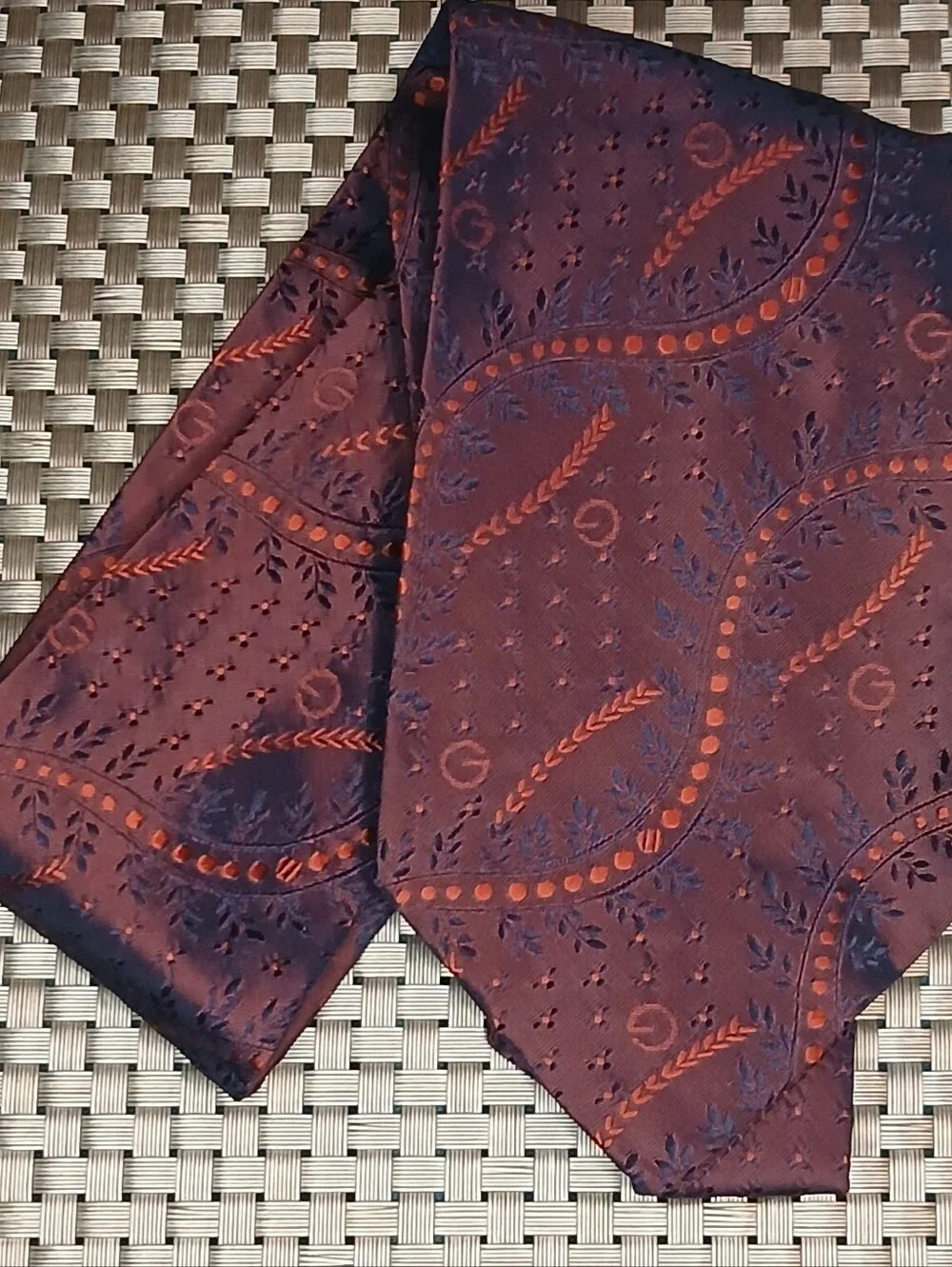 Gucci Luxury Silk Men's Burgundy and Orange Paisley Silk Tie (1185)